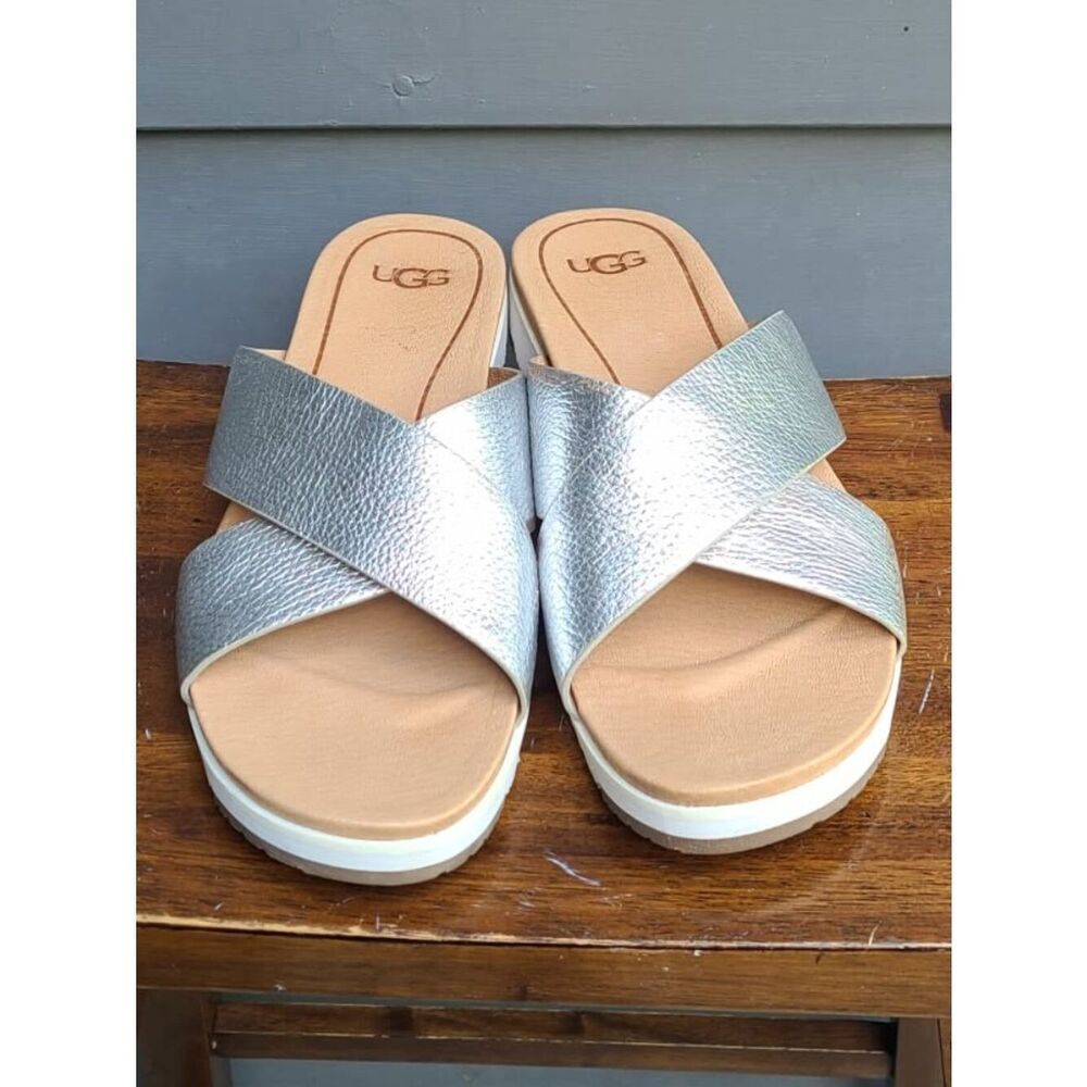 UGG Kari Silver Metallic Leather Sandals size 9 1/2